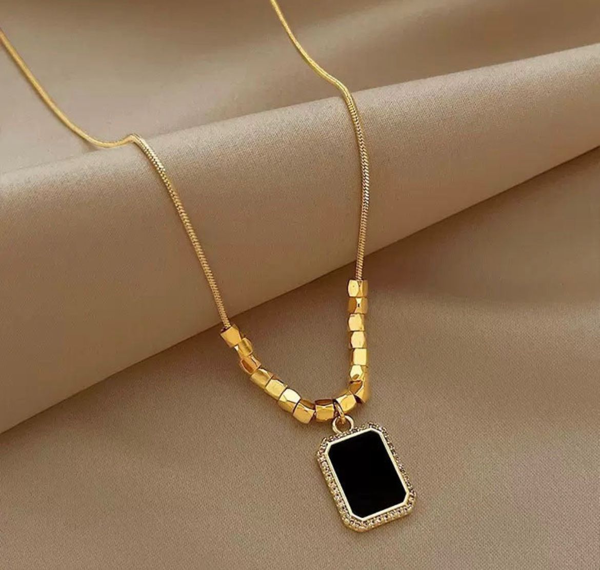 Square Beads Black Pendant Chain Necklace